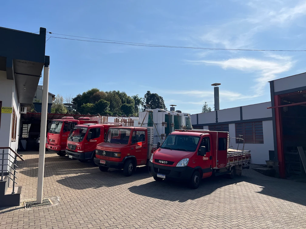 Esquadrias Destak — Produção Sob Medida